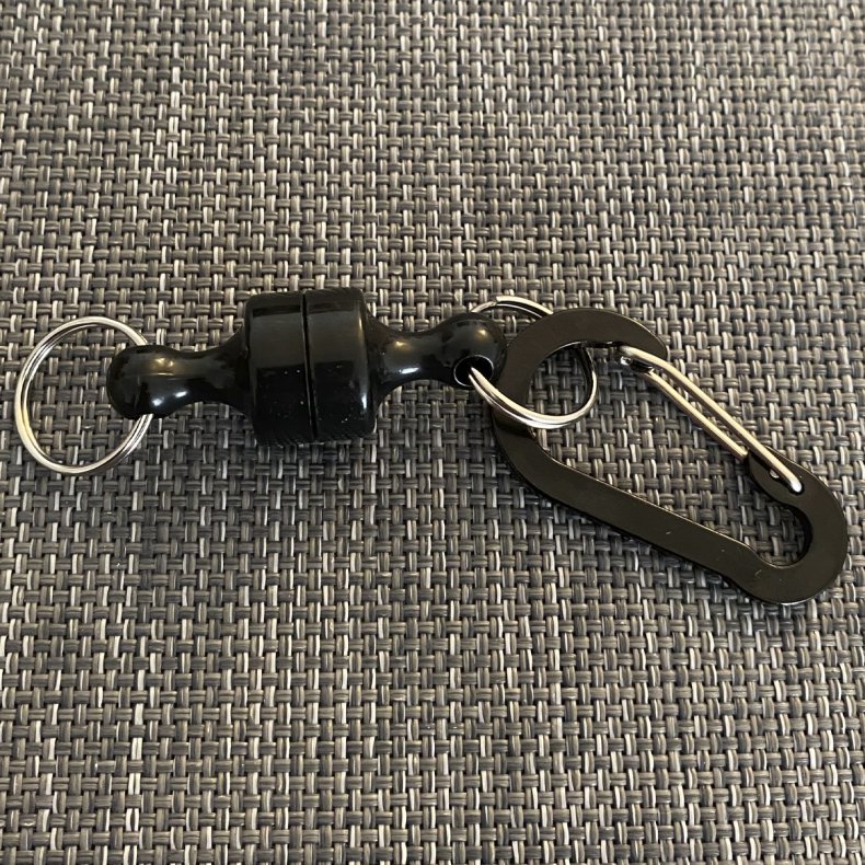 Magnet med karabin 